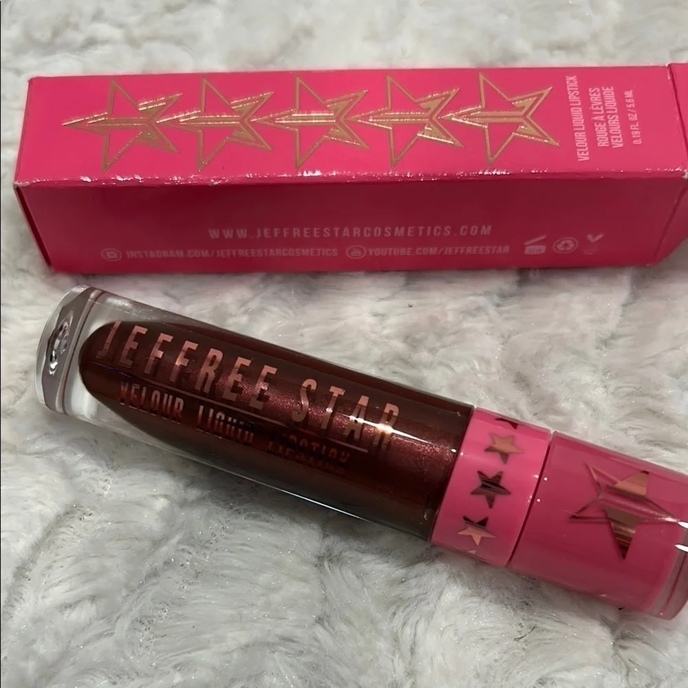 Jeffree Star Cosmetics Velour Liquid Lipstick No Tea, No Shade new in box red